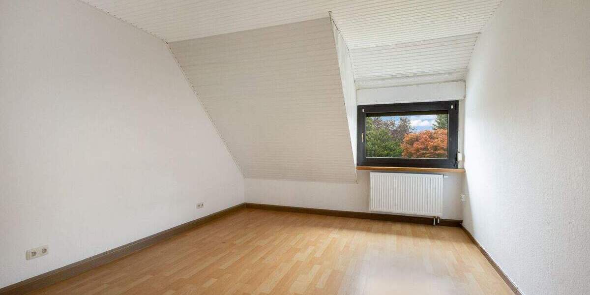 Reihenmittelhaus mit viel Potenzial in Neuss-Grefrath 4 zimmer
