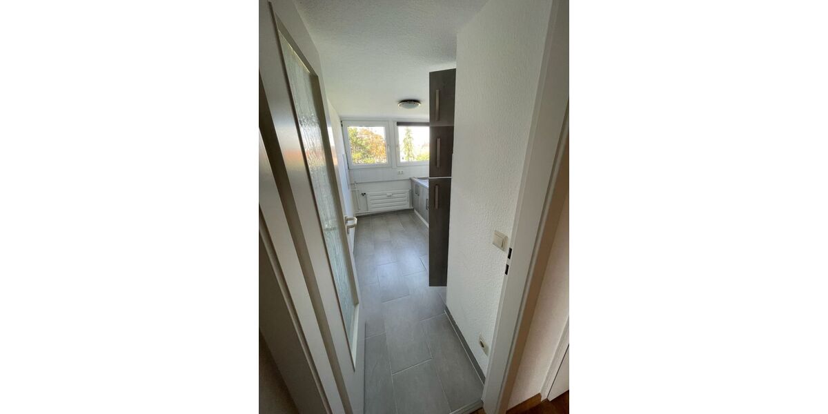 Provisionsfrei* SOFORT FREI! Rhein-nah - 2-Zm Penthouse Oberkassel - renoviert, Klimaanlage Einbauküche 55m² - Einfamilienhaus Düsseldorf Oberkassel | Angebot:27074522