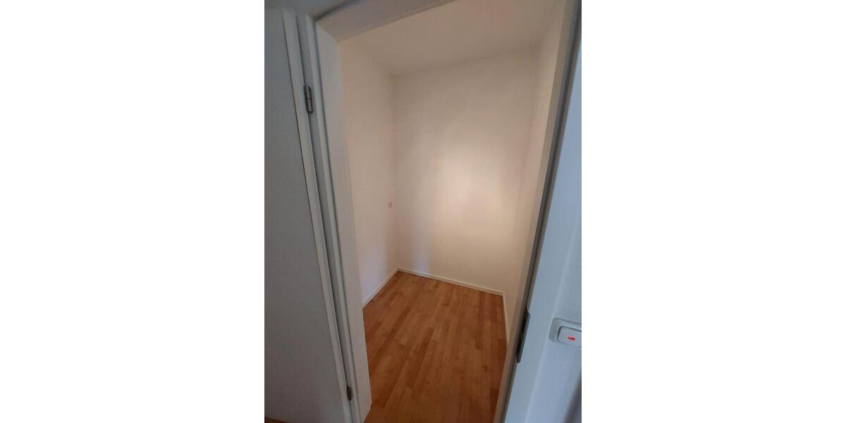 Etagenwohnung Viersen Hülsdonk - 3 Zimmer, 90 m&sup2;, 810&euro; | Angebot:25641888