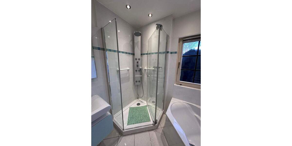 Bungalow Solingen Gräfrath - 6 Zimmer, 228 m&sup2;, 675.000&euro; | Angebot:24668153