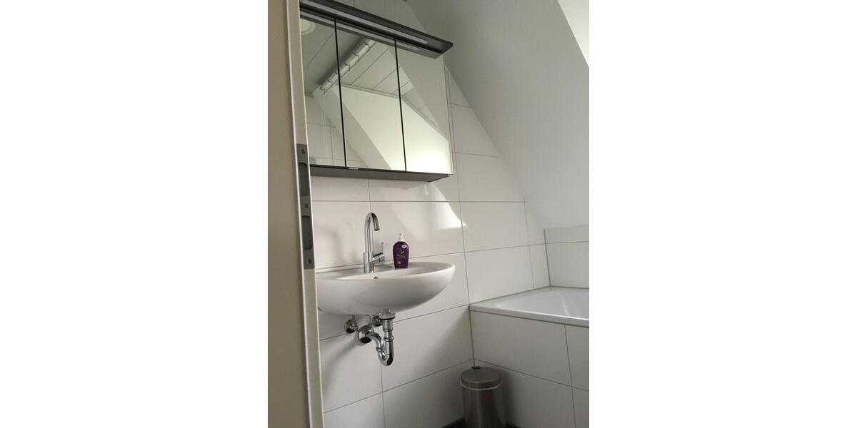 Dachgeschoßwohnung Duisburg Huckingen - 2 Zimmer, 47 m&sup2;, 750&euro; | Angebot:26468287