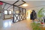 Zweifamilienhaus mit Einliegerwohnung - großer Garten und 3 Garagen 8 zimmer