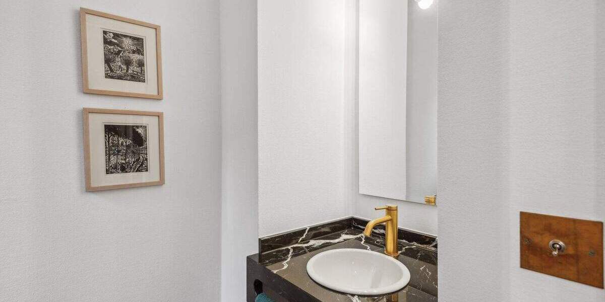 Charaktervolles Zuhause mit zusätzlicher Wohneinheit in zentraler Lage von Willich-Neersen! 9 zimmer