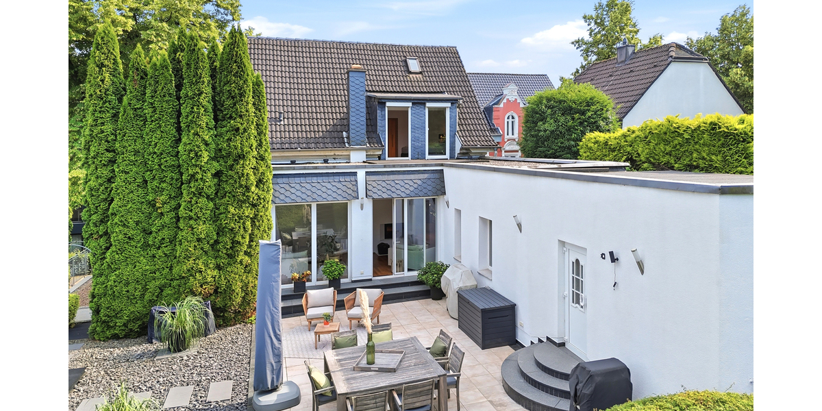 Mit 3D: Historischer Charme trifft modernen Wohnkomfort – umfangreich modernisiertes Einfamilienhaus mit Einliegerwohnung. - Einfamilienhaus Solingen Höhscheid | Angebot:26980800