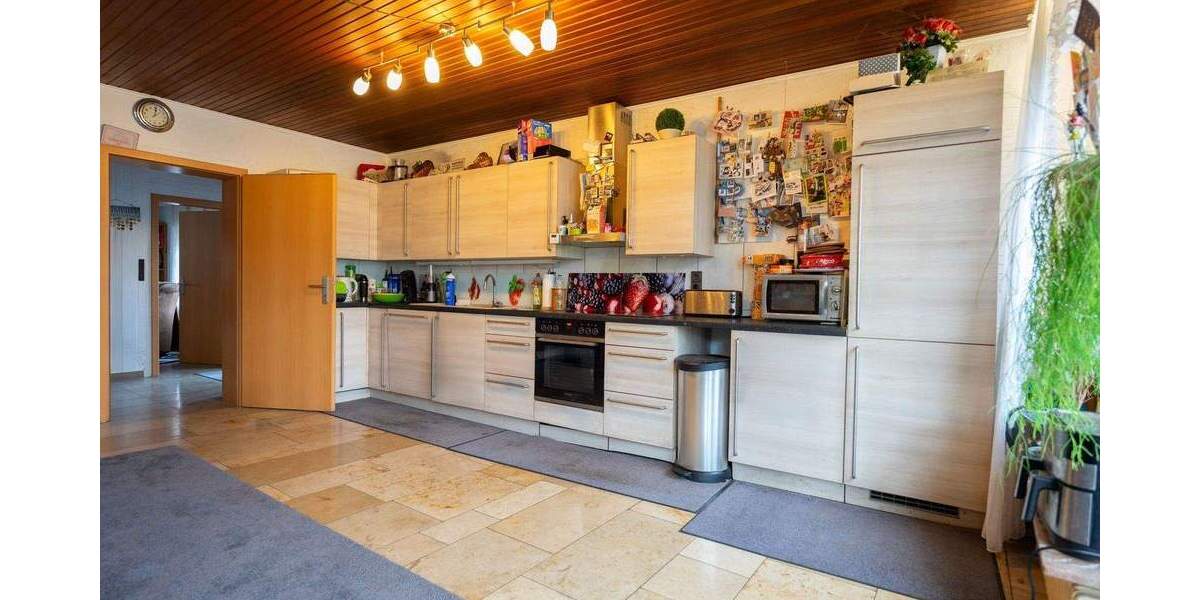 Traarer Wohnidylle: Zweifamilienhaus in ruhiger, unverbaubarer Feldrandlage 8 zimmer