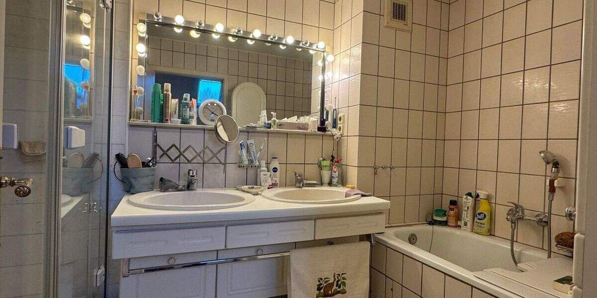 Doppelhaushälfte Krefeld Inrath/Kliedbruch - 4 Zimmer, 126 m&sup2;, 378.000&euro; | Angebot:24712562