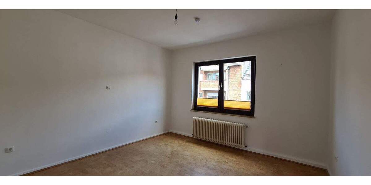 Etagenwohnung Mönchengladbach Stadtmitte - 3 Zimmer, 83 m&sup2;, 830&euro; | Angebot:25705951