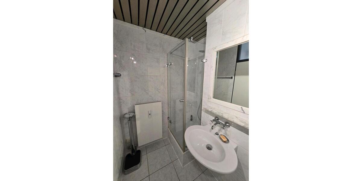 Exklusive Helle Wohnung in Köln-Weiden. Keine Markler Anfragen 4 zimmer