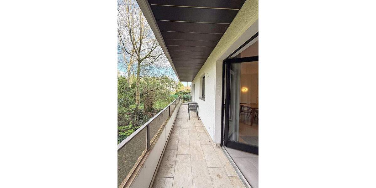 Etagenwohnung Düsseldorf Oberkassel - 2 Zimmer, 82 m&sup2;, 1.690&euro; | Angebot:25708278