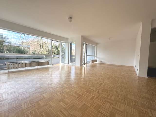 Wohnung zum Mieten in Düsseldorf-Niederkassel 2.150 € 136 m²