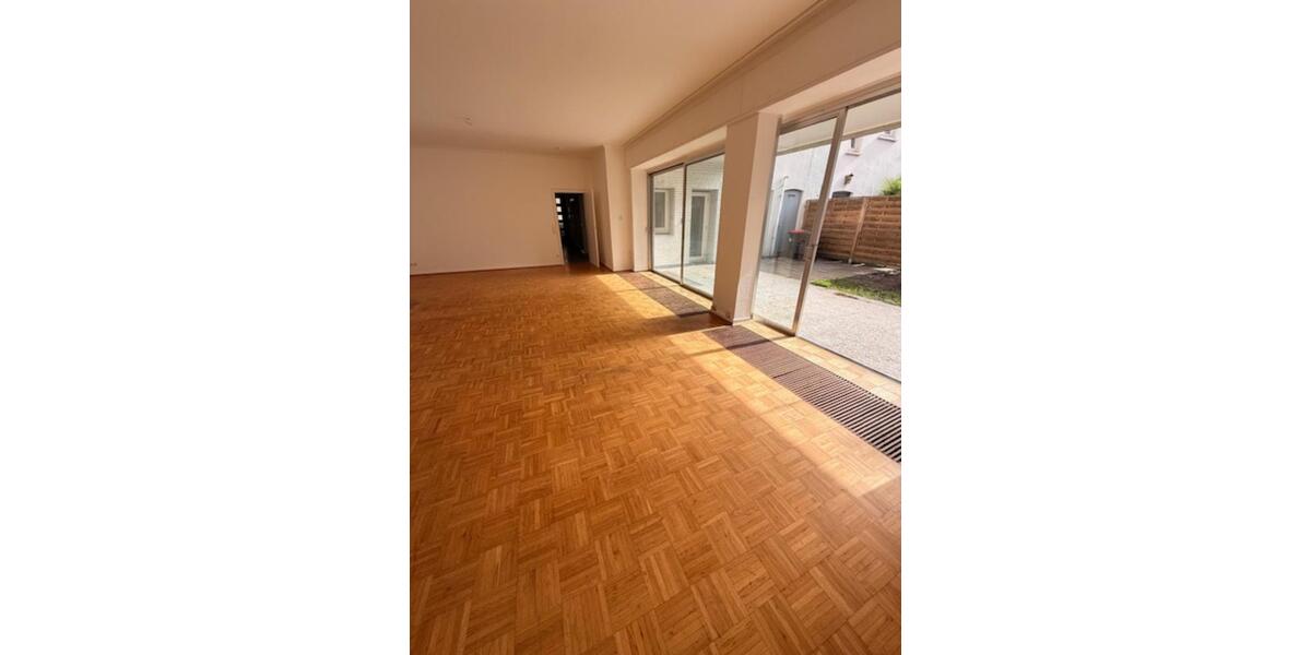 Erdgeschoßwohnung Krefeld - 3 Zimmer, 120 m&sup2;, 1.250&euro; | Angebot:25714479