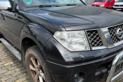 Nissan Navara 256.441 km 3.690 &euro; wuppertal 42285