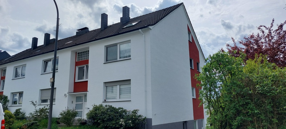 Solides Mehrfamilienhaus mit 14 Wohneinheiten und 8 Garagen in guter Wohnlage von Wpt-Vohwinkel - Mehrfamilienhaus, Wohnhaus Wuppertal Vohwinkel | Angebot:21638881