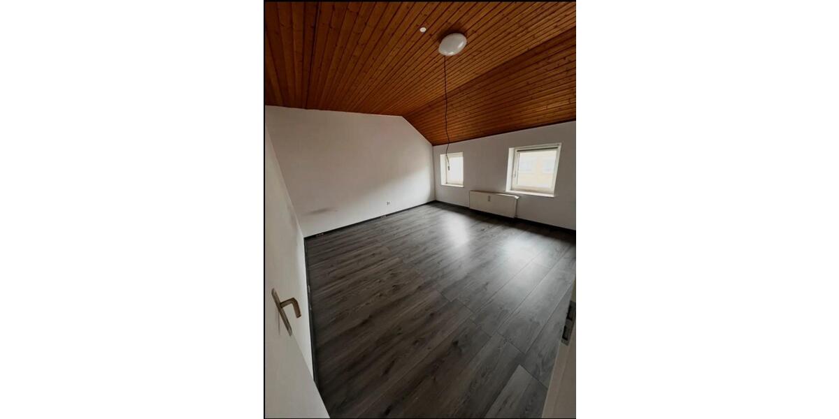 Mehrfamilienhaus, Wohnhaus Mönchengladbach Süd - 7 Zimmer, 200 m&sup2;, 329.000&euro; | Angebot:27143632