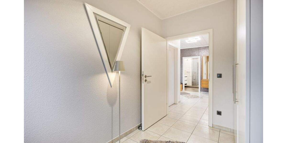 Einfamilienhaus Langenfeld Richrath - 6 Zimmer, 220 m&sup2;, 850.000&euro; | Angebot:25802492