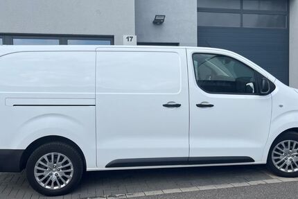 Opel Vivaro 54.000 km 19.199 &euro; Hilden 40723