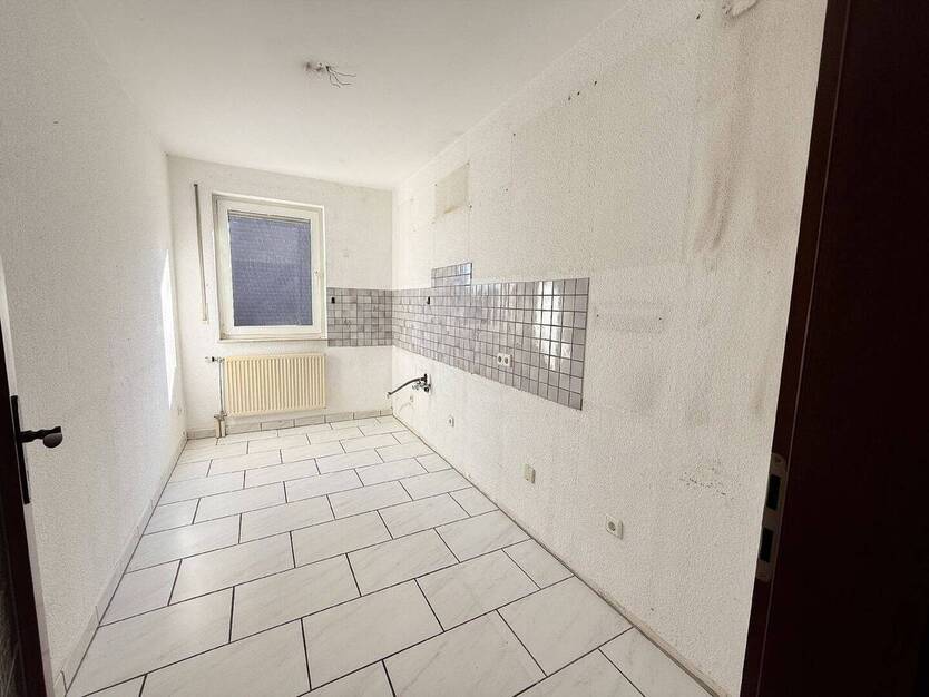 GEBOTSVERFAHREN am 14-10-2025 um 17:00 UHR Lichtverwöhnte DreiZimmerwohnung in beliebter Lage!