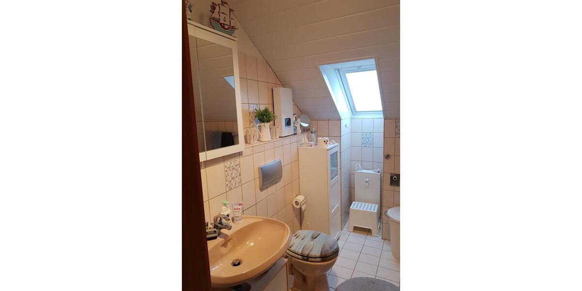 Dachgeschoßwohnung Solingen Burg - 3 Zimmer, 75 m&sup2;, 650&euro; | Angebot:25640163