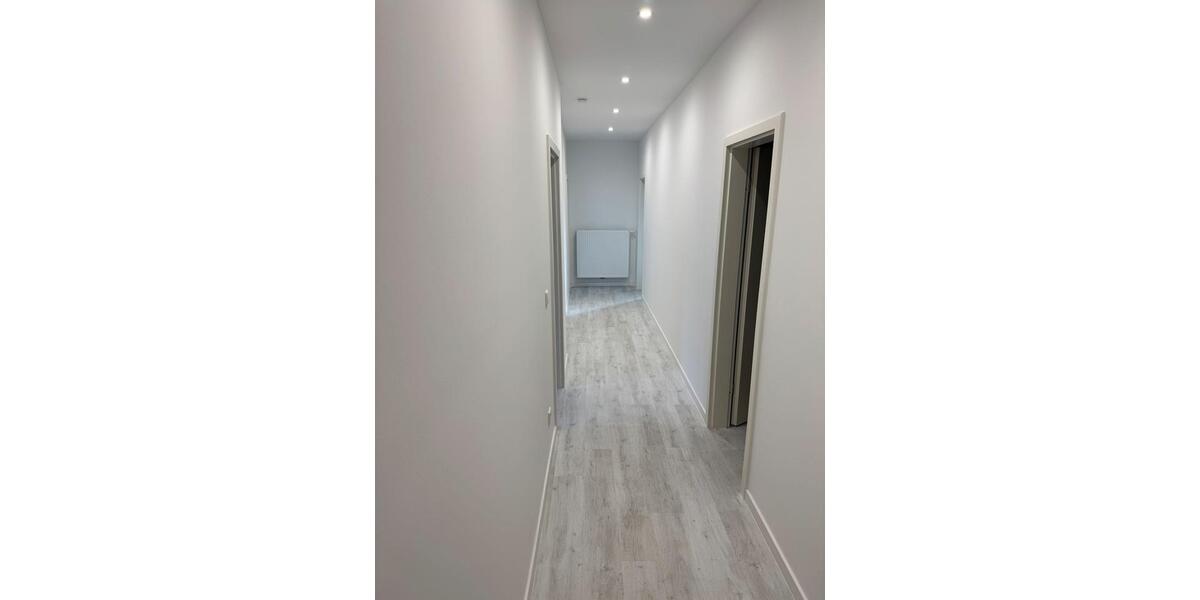 Wohnung, neu saniert, Erstbezug, 80m2, drei Zimmer, möbliert 3 zimmer