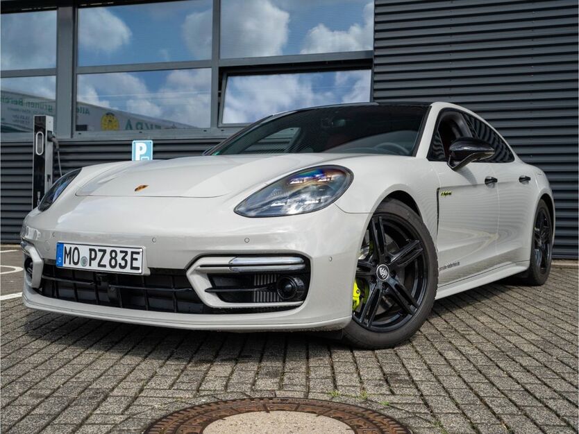 Porsche Panamera 19.999 km 119.900 € Moers 47441