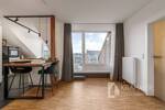 Düsseldorf-Kaiserswerth: Helle, modernisierte Dachgeschoßwohnung mit TG-Stellplatz
