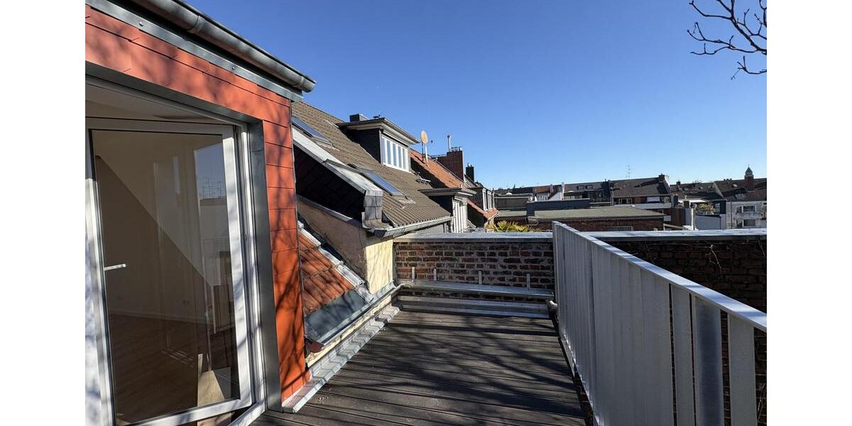 Dachgeschoßwohnung Düsseldorf Pempelfort - 3 Zimmer, 85 m&sup2;, 1.715&euro; | Angebot:25718773