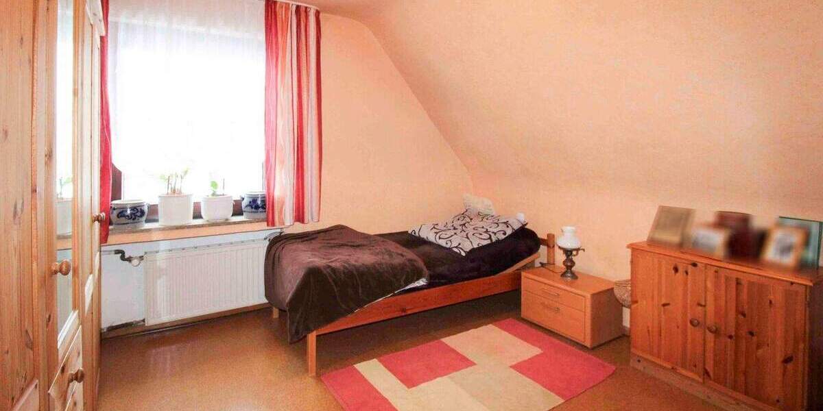 Viel Platz, viele Möglichkeiten: Zweifamilienhaus mit Garten, Wintergarten & Mieteinnahmen! 6 zimmer