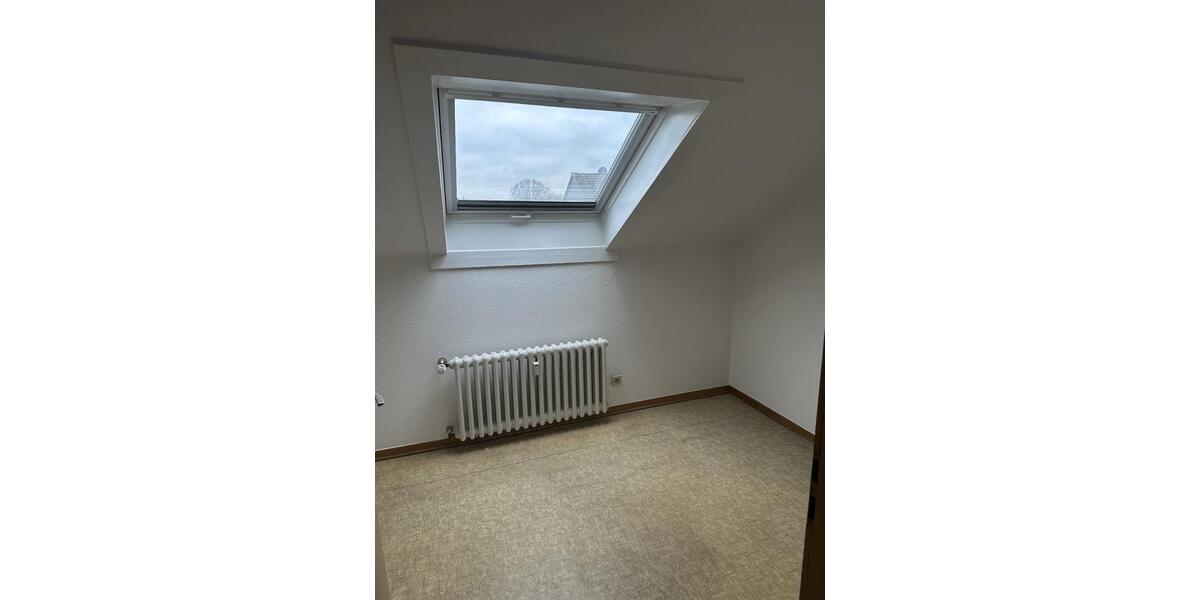 Dachgeschoßwohnung Moers Schwafheim - 3 Zimmer, 73 m&sup2;, 510&euro; | Angebot:25234924