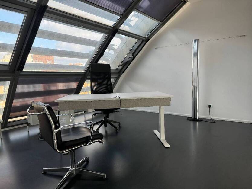 Großes Büro mit Blick über den Medienhafen - All-in-Miete