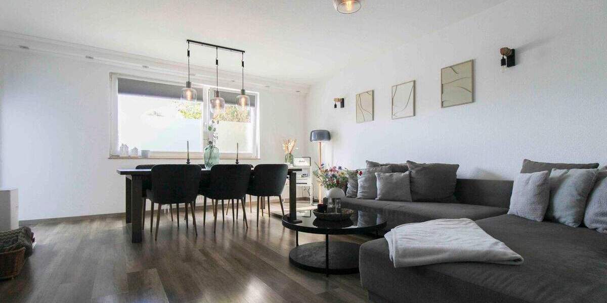 Etagenwohnung Moers Moers-Mitte - 4 Zimmer, 100 m&sup2;, 249.000&euro; | Angebot:25316916