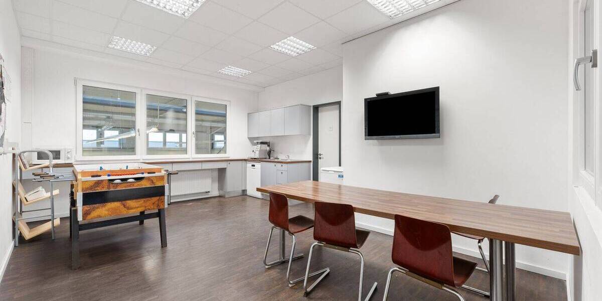 Ihr neuer Unternehmensstandort in Neuss: Moderne Gewerbehalle mit repräsentativem Bürotrakt zimmer