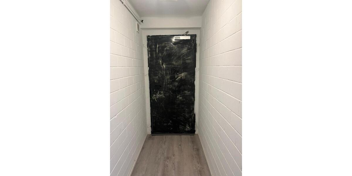 120 qm Gewerbefläche im Keller mit Dusche in Krefeld Cracau 2 zimmer