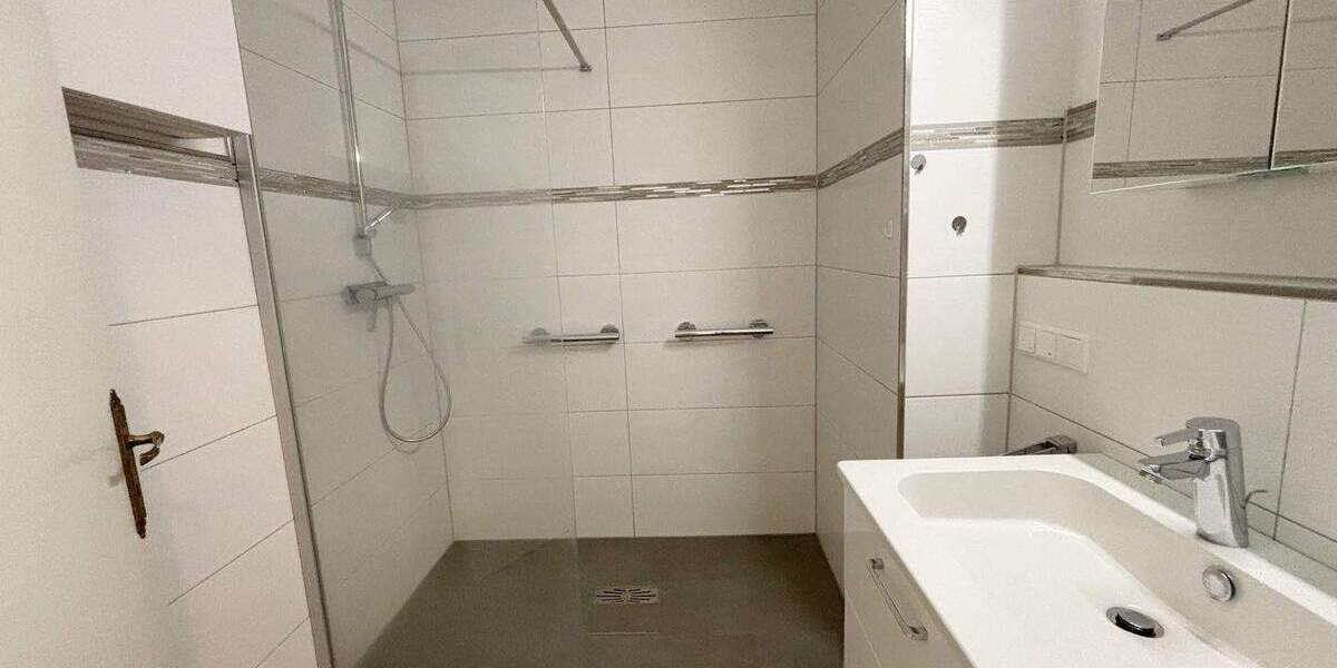 Etagenwohnung Leverkusen Lützenkirchen - 3 Zimmer, 82 m&sup2;, 228.000&euro; | Angebot:25725694