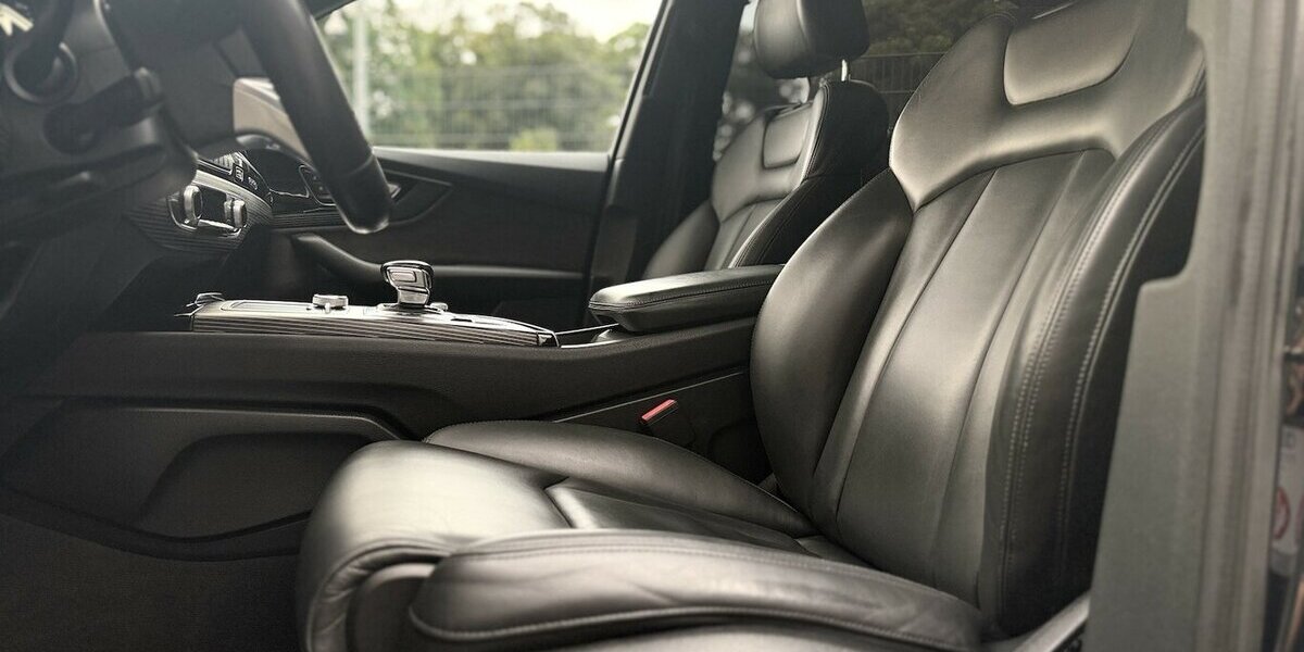 Audi Q7 3.0 TDI e-tron quattro / Panorama / Kamera 179.000 km 30.900 &euro; Mönchengladbach 41066