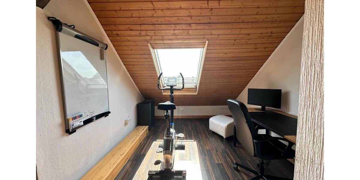 Dachgeschoßwohnung Düsseldorf Stadtbezirk 8 - 3 Zimmer, 86 m&sup2;, 1.143&euro; | Angebot:26355298