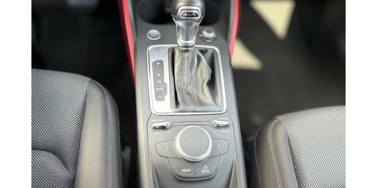 Audi Q2 35 TDI Sport / S Line / KeylessGO / AHK 55.000 km 24.680 &euro; Mönchengladbach 41066