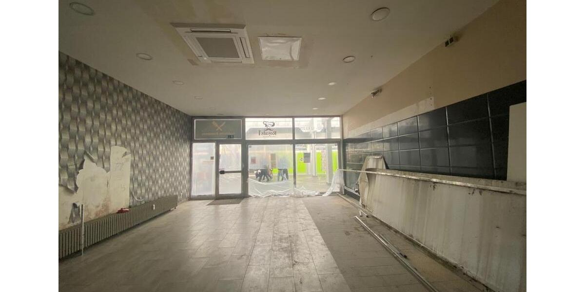 Gastro Imbissfläche mit 76m² im Mosaikzentrum zimmer