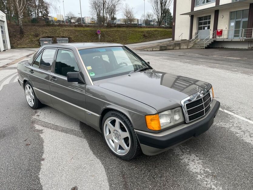 Mercedes-Benz 190 273.000 km 17.000 € Wuppertal 42281