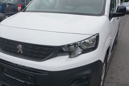 Peugeot Partner 26.000 km 13.499 € Köln 51143