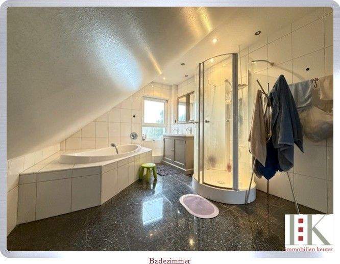 Attraktives freistehendes Einfamilienhaus! TOP Lage #Meerbusch-Büderich! 4 zimmer