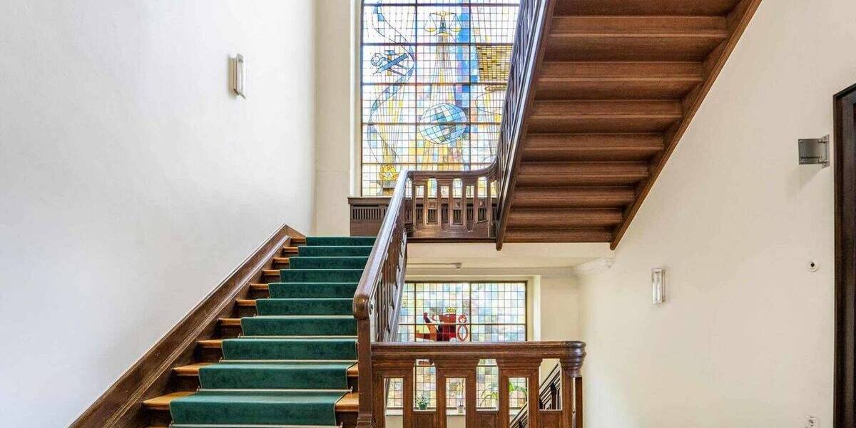 Exklusives Wohn- und Geschäftshaus mit langfristigen Mietern in Toplage am Allee-Center 6 zimmer