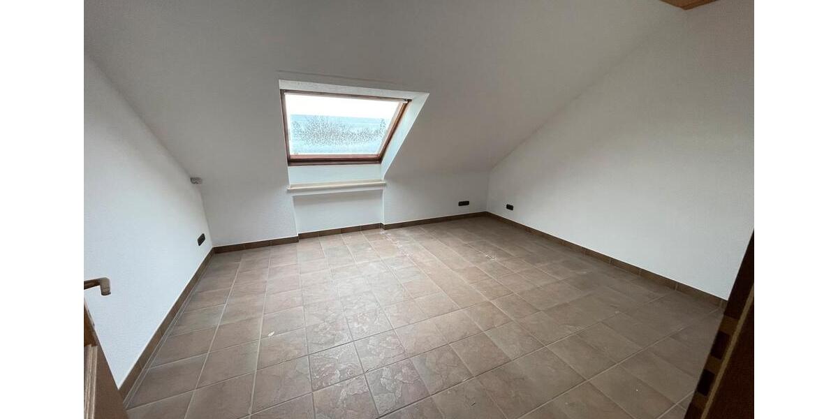 Dachgeschoßwohnung Mönchengladbach West - 2 Zimmer, 70 m&sup2;, 690&euro; | Angebot:25459987