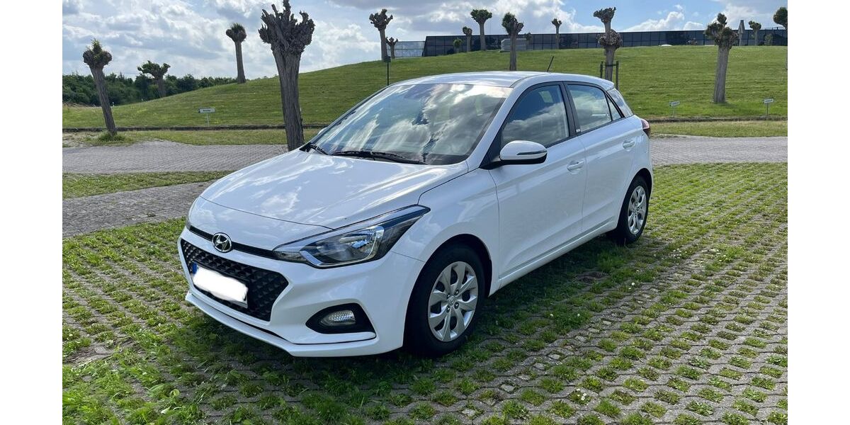 Hyundai i20 19.850 km 11.400 &euro; Mönchengladbach 41238