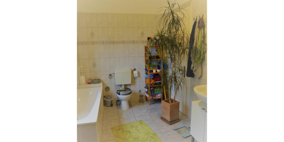 Gepflegte 4-Zimmer Wohg. in SG-Ohligs, Gartenn., nah am Hbf 4 zimmer