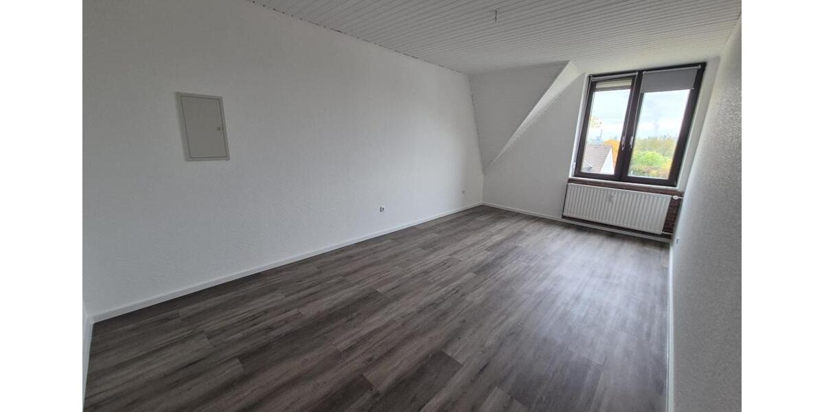 Wieder verfügbar!! Wohnen unterm Dach mit Stil – Frisch renovierte Rückzugsoase mit Charme! 2 zimmer
