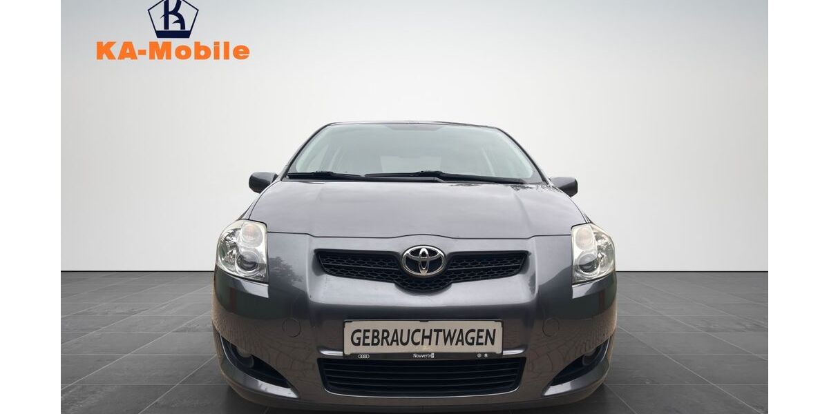 Toyota Auris 94.000 km 8.750 &euro; Düsseldorf 40472