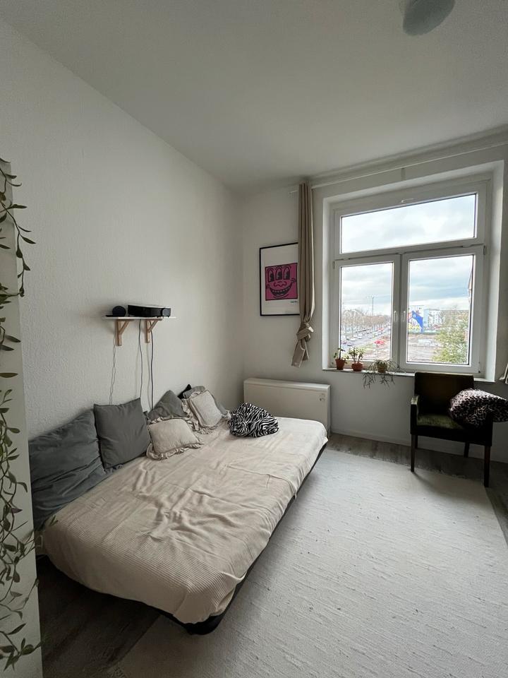 Helle Altbauwohnung für junges Pärchen in Düsseldorf-Lörick zimmer