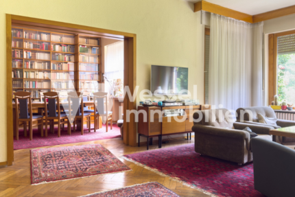 Haus zum Kaufen in Duisburg 360.000 € 300 m²