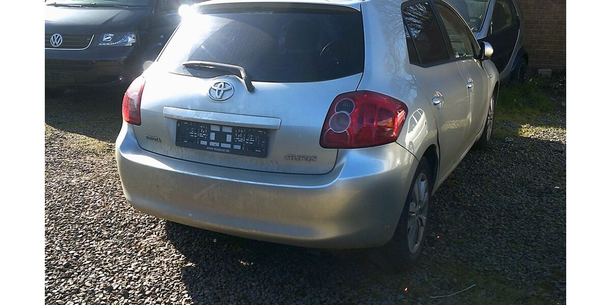 Toyota Auris 274.800 km 2.700 &euro; Grevenbroich 41516