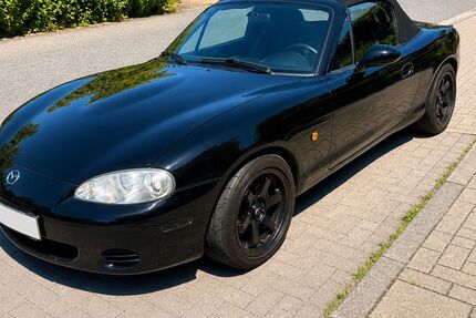 Mazda MX-5 82.000 km 7.990 &euro; Mönchengladbach 41169